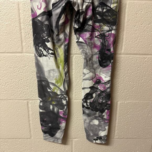 Lululemon Throwback Print Align High-Rise Pant 25"
Unicorn Throwback White Multi - Picture 9 of 11